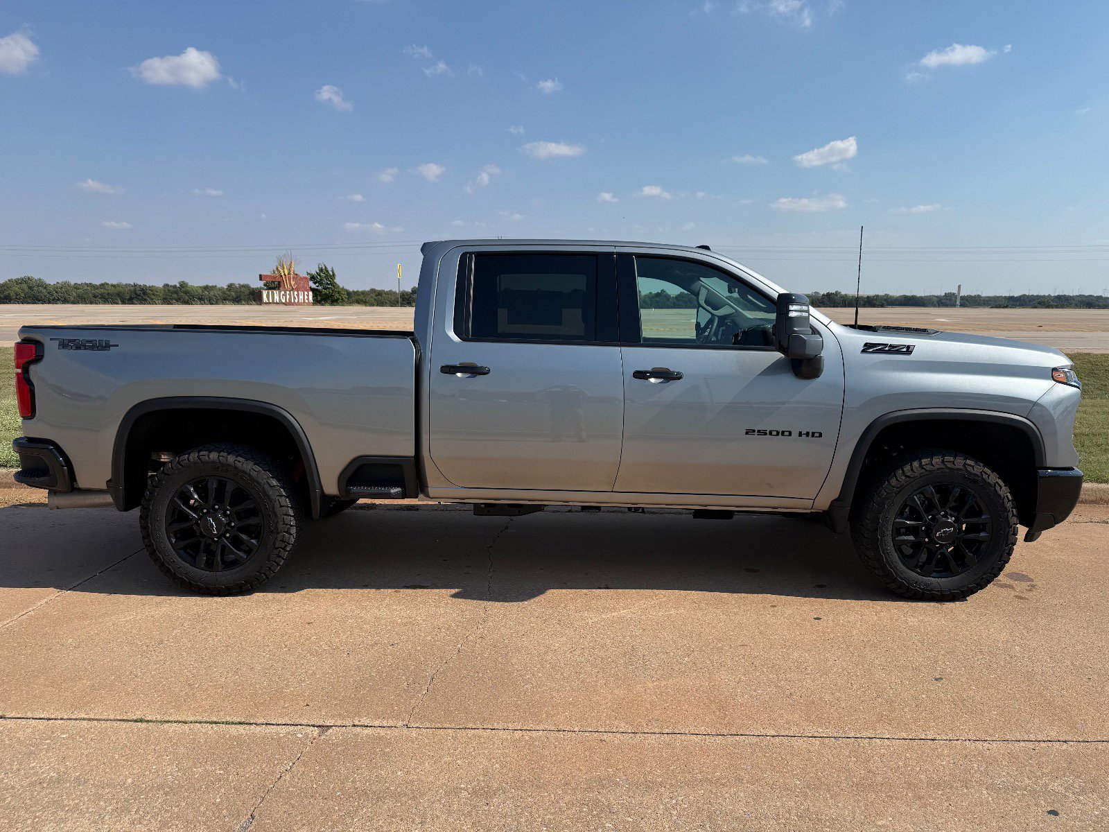 2026 Chevrolet Silverado 2500HD LTZ photo 2