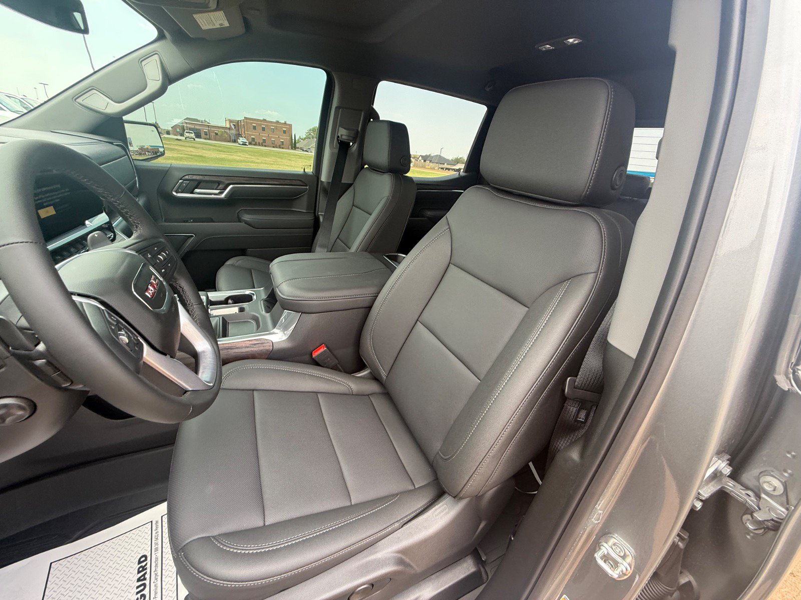 2026 GMC Sierra 1500 SLT - Photo 10
