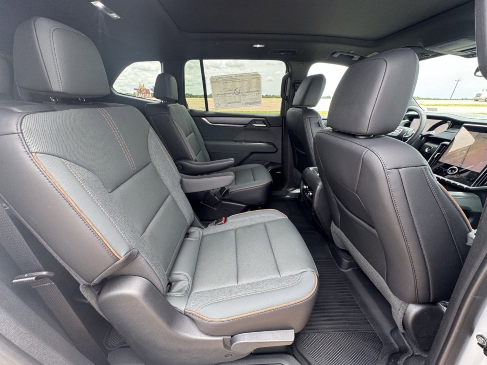 2025 GMC Acadia AT4 - Photo 21