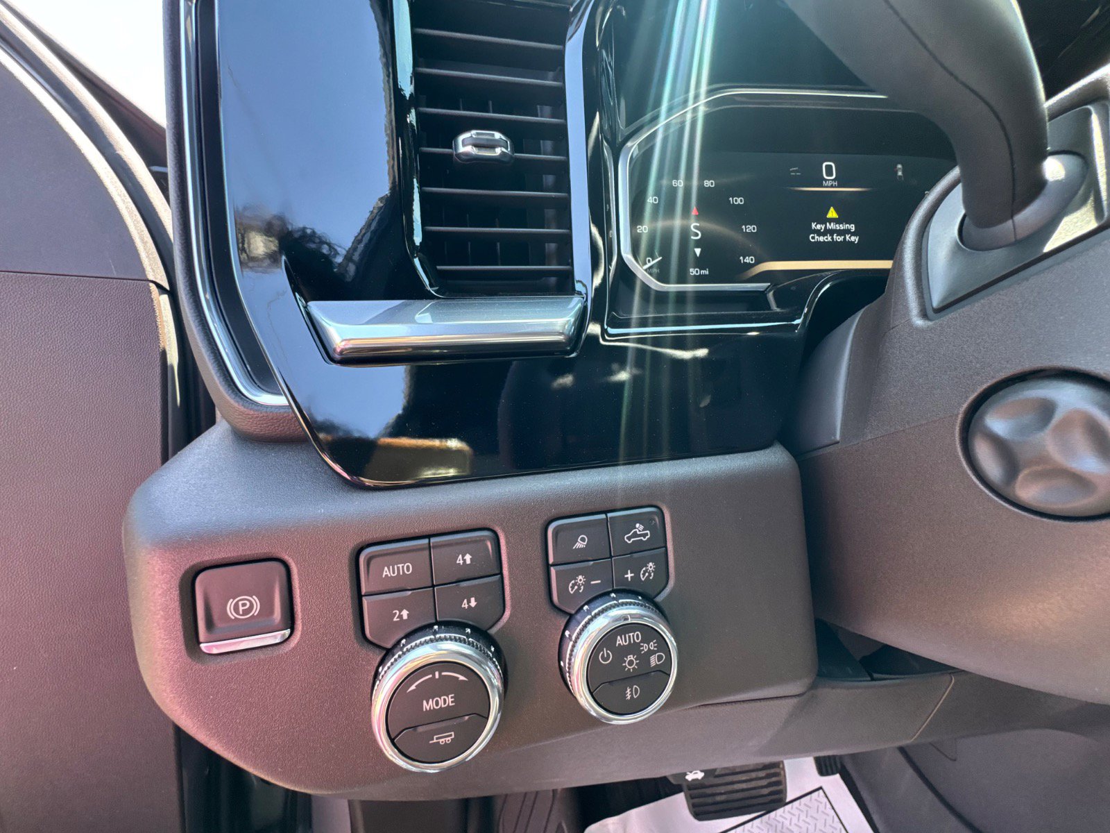 2026 GMC Sierra 1500 SLT - Photo 18