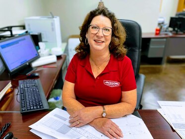 Staff member Kim Giles from ID_2dd3b64ff527