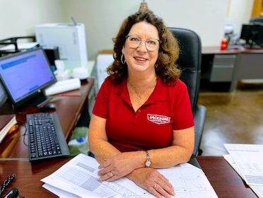 Staff member Kim Giles from ID_2dd3b64ff527
