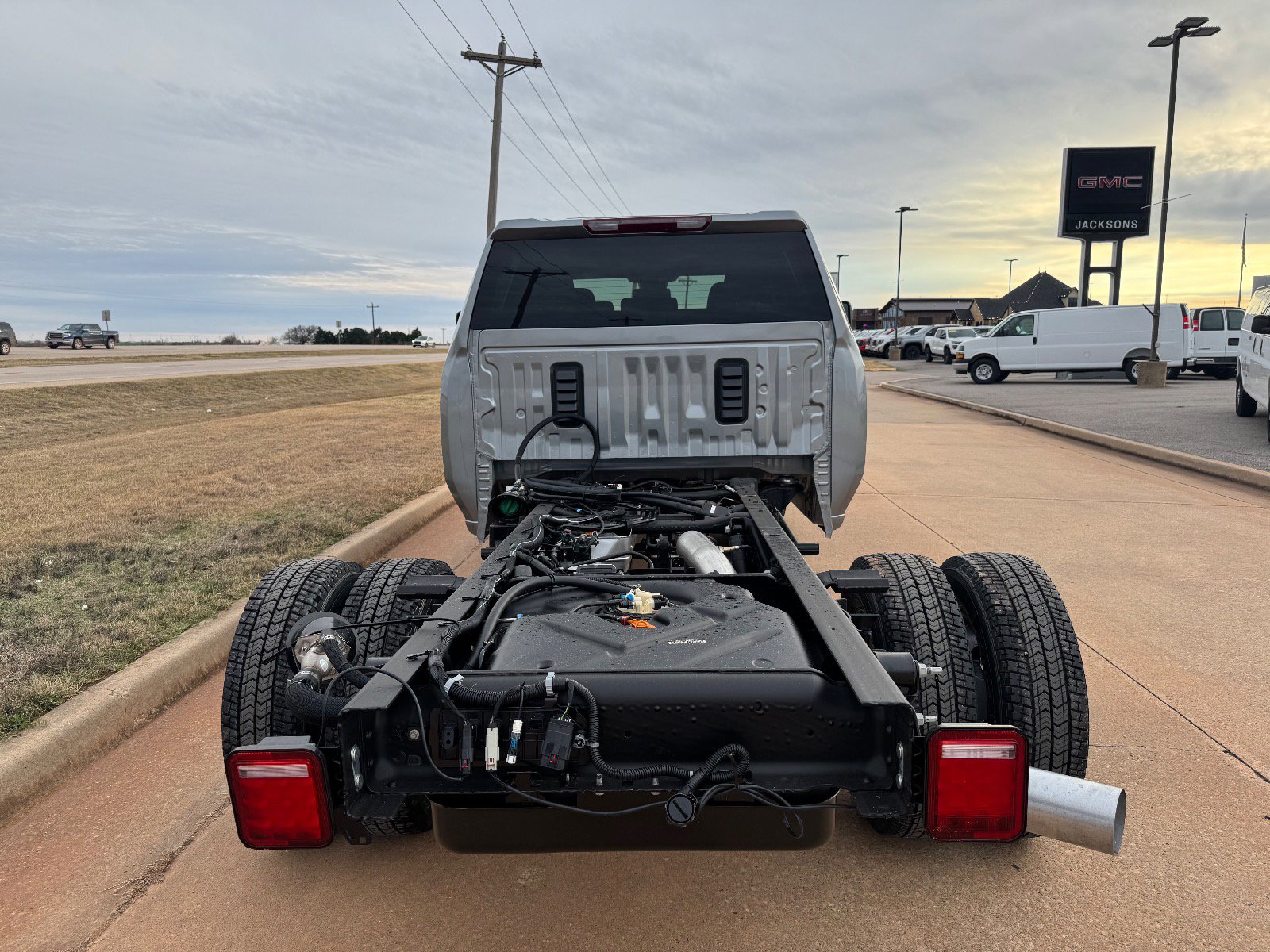 2026 Gmc Sierra 3500 HD SLE photo 4