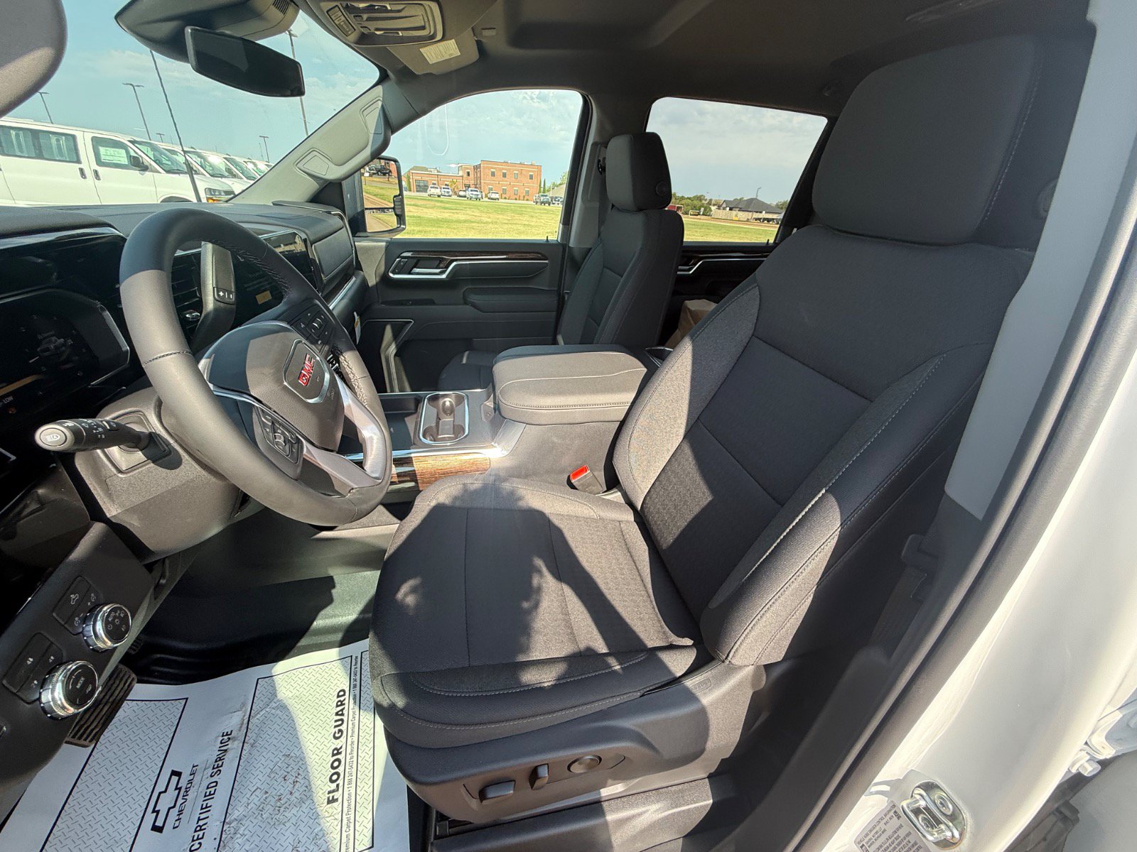 2026 GMC Sierra 3500 Chassis Cab SLE - Photo 9