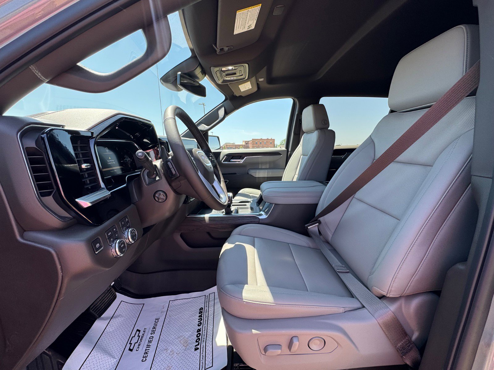 2026 GMC Sierra 1500 SLT - Photo 9