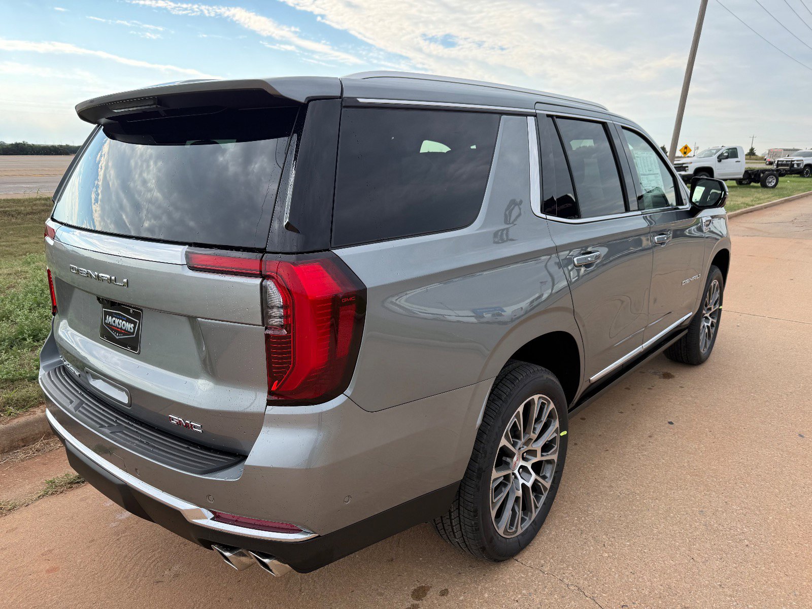 2026 Gmc Yukon Denali photo 3