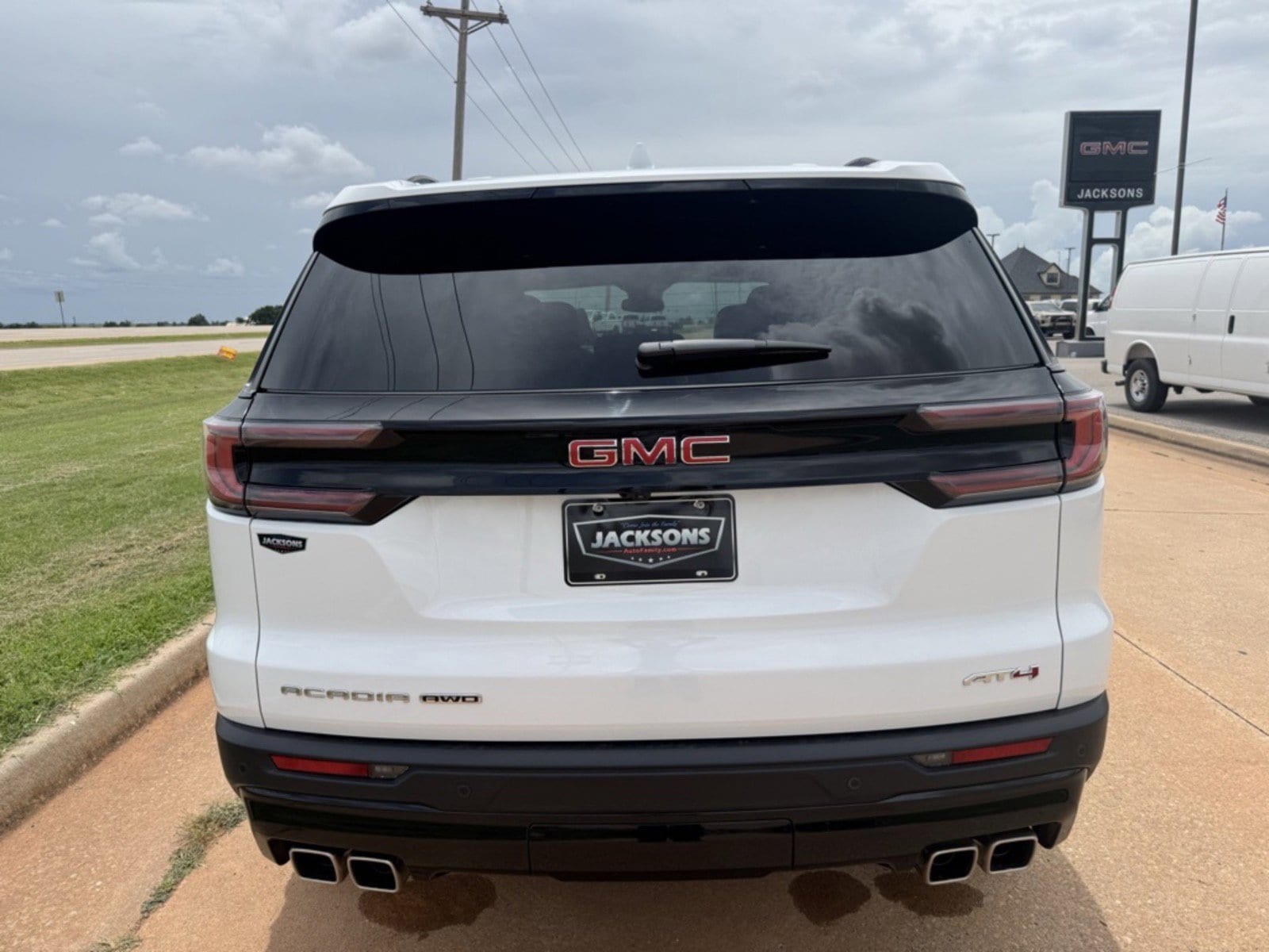 2025 GMC Acadia AT4 - Photo 6