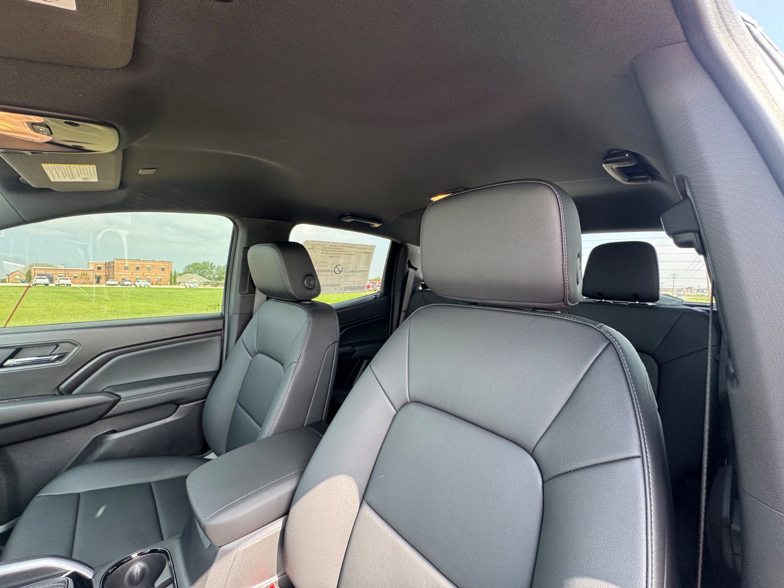 2026 Chevrolet Colorado LT - Photo 10