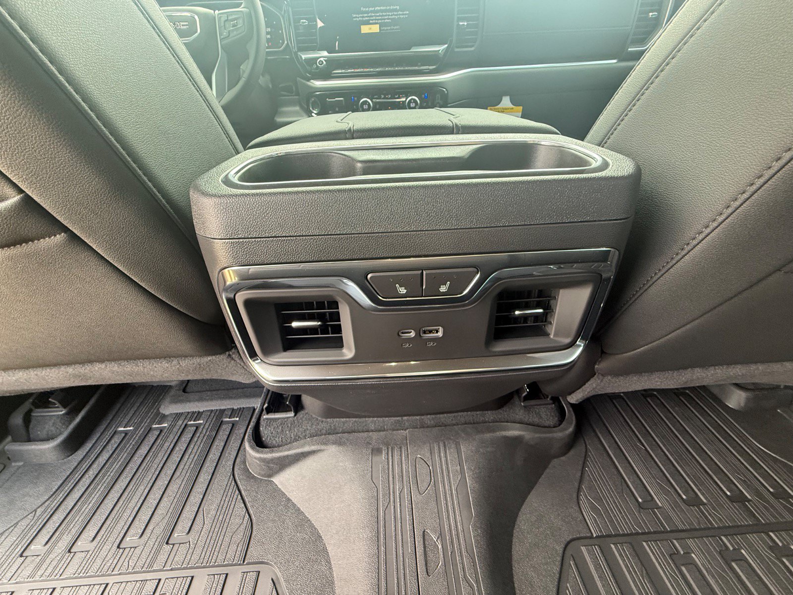 2026 GMC Sierra 1500 SLT - Photo 14