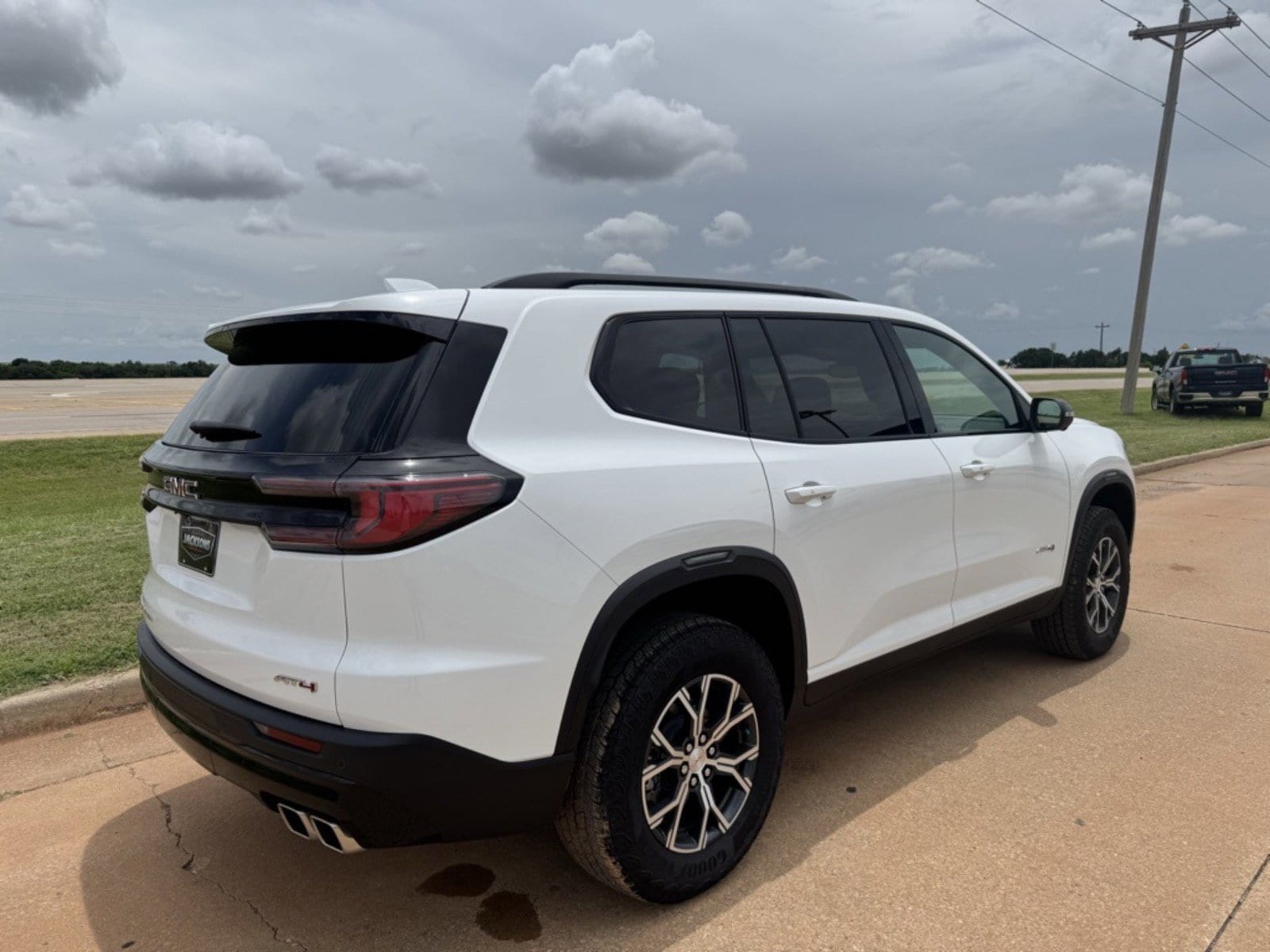 2025 GMC Acadia AT4 - Photo 13