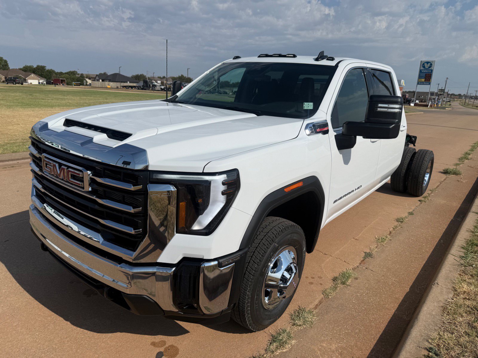 2026 GMC Sierra 3500 Chassis Cab SLE - Photo 7