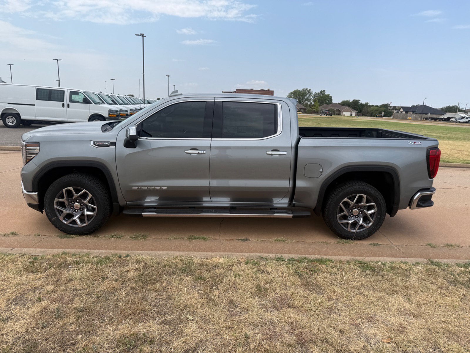 2026 GMC Sierra 1500 SLT - Photo 6