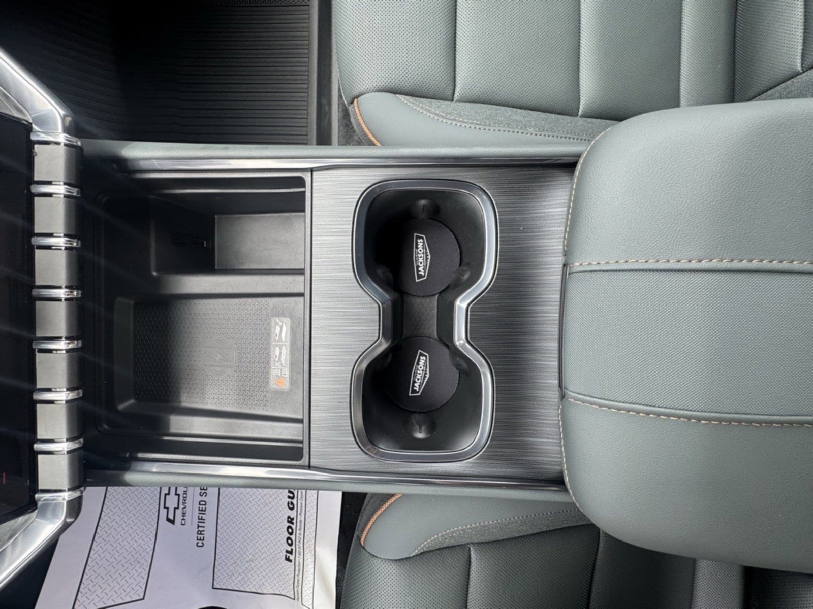 2025 GMC Acadia AT4 - Photo 11