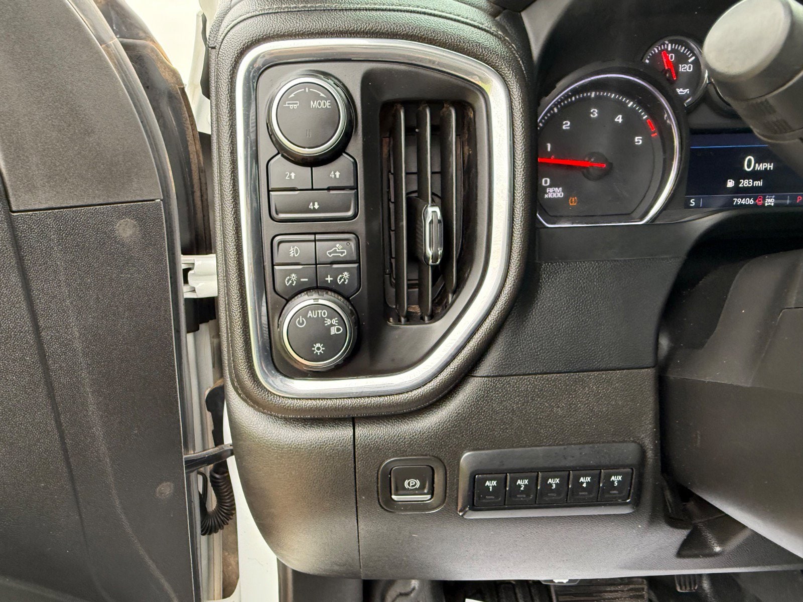 2023 Chevrolet Silverado 3500HD LT - Photo 19