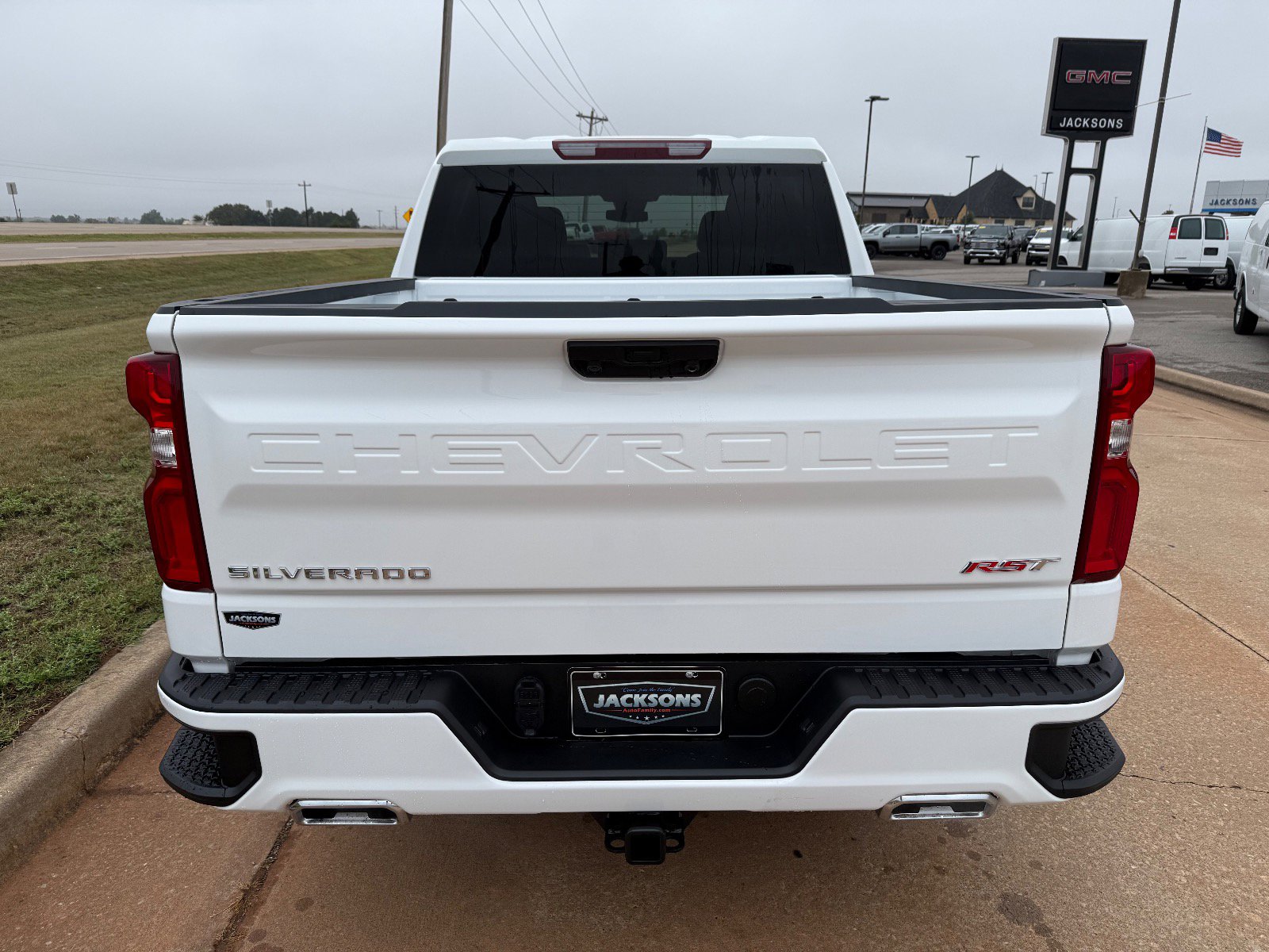 2026 Chevrolet Silverado 1500 RST photo 3