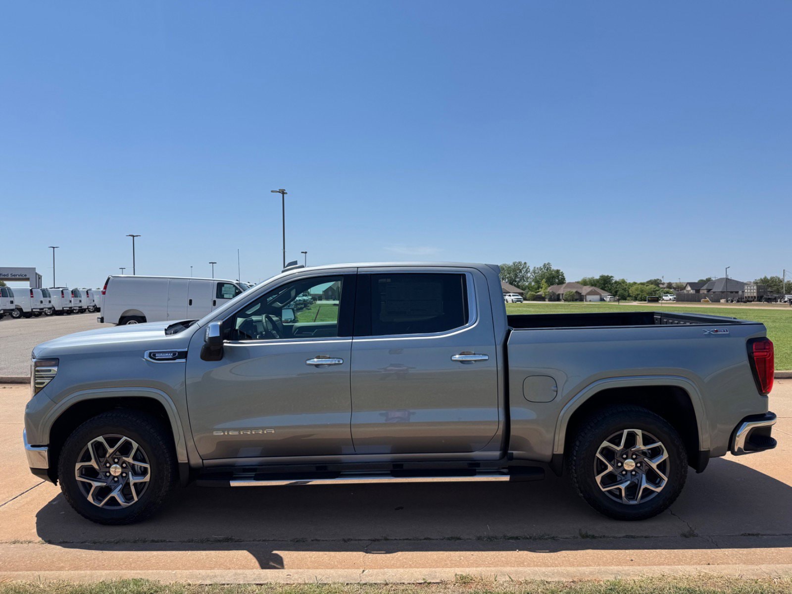 2026 GMC Sierra 1500 SLT - Photo 6