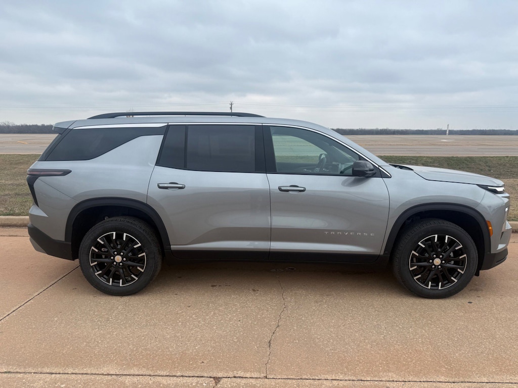 New 2026 Chevrolet Traverse LT SUV
