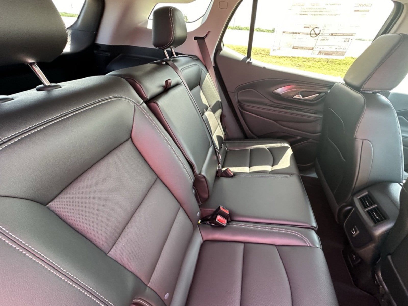 2024 GMC Terrain SLT - Photo 17