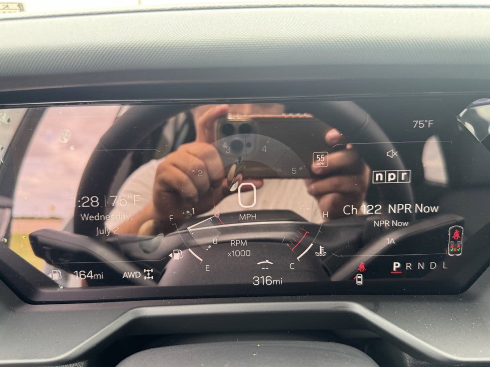 2025 GMC Acadia AT4 - Photo 16