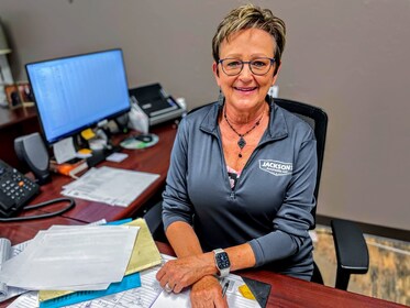 Staff member Brenda Keene from ID_2dd3b64ff527
