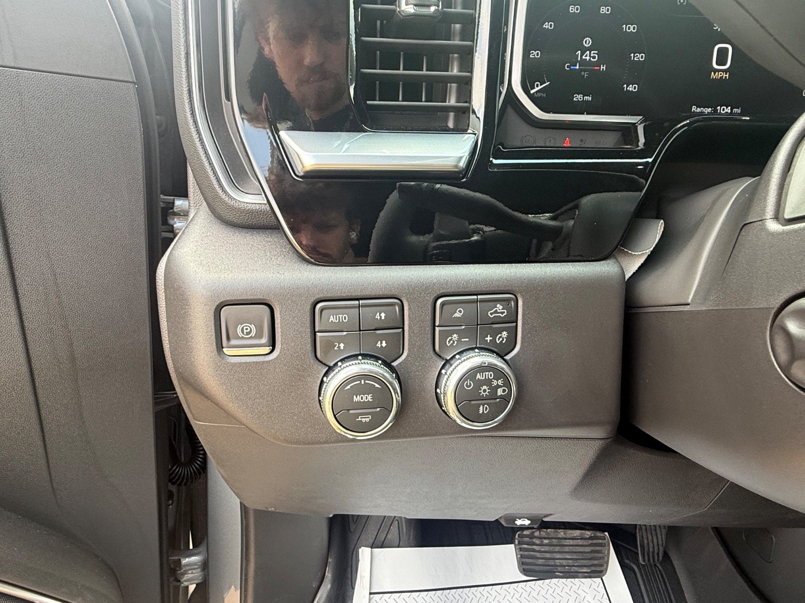2026 GMC Sierra 1500 SLT - Photo 18