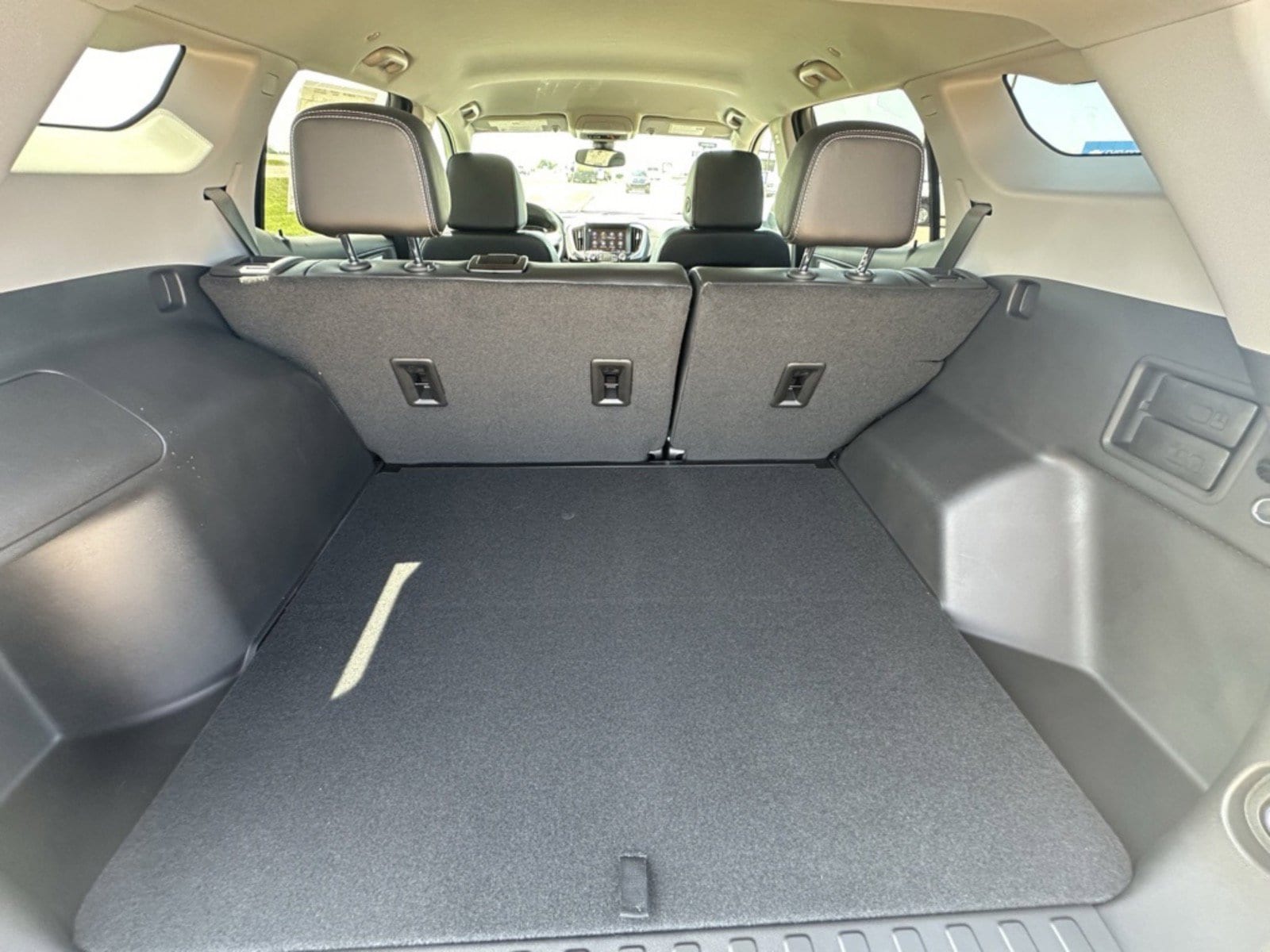 2024 GMC Terrain SLT - Photo 16