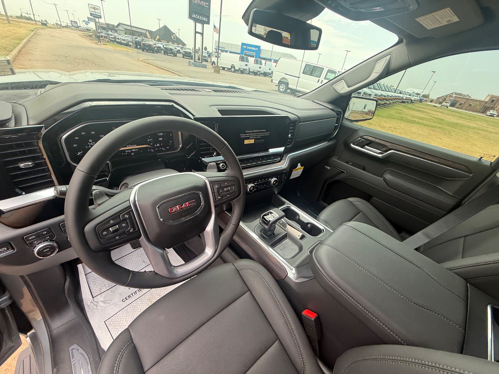 2026 GMC Sierra 1500 SLT - Photo 11