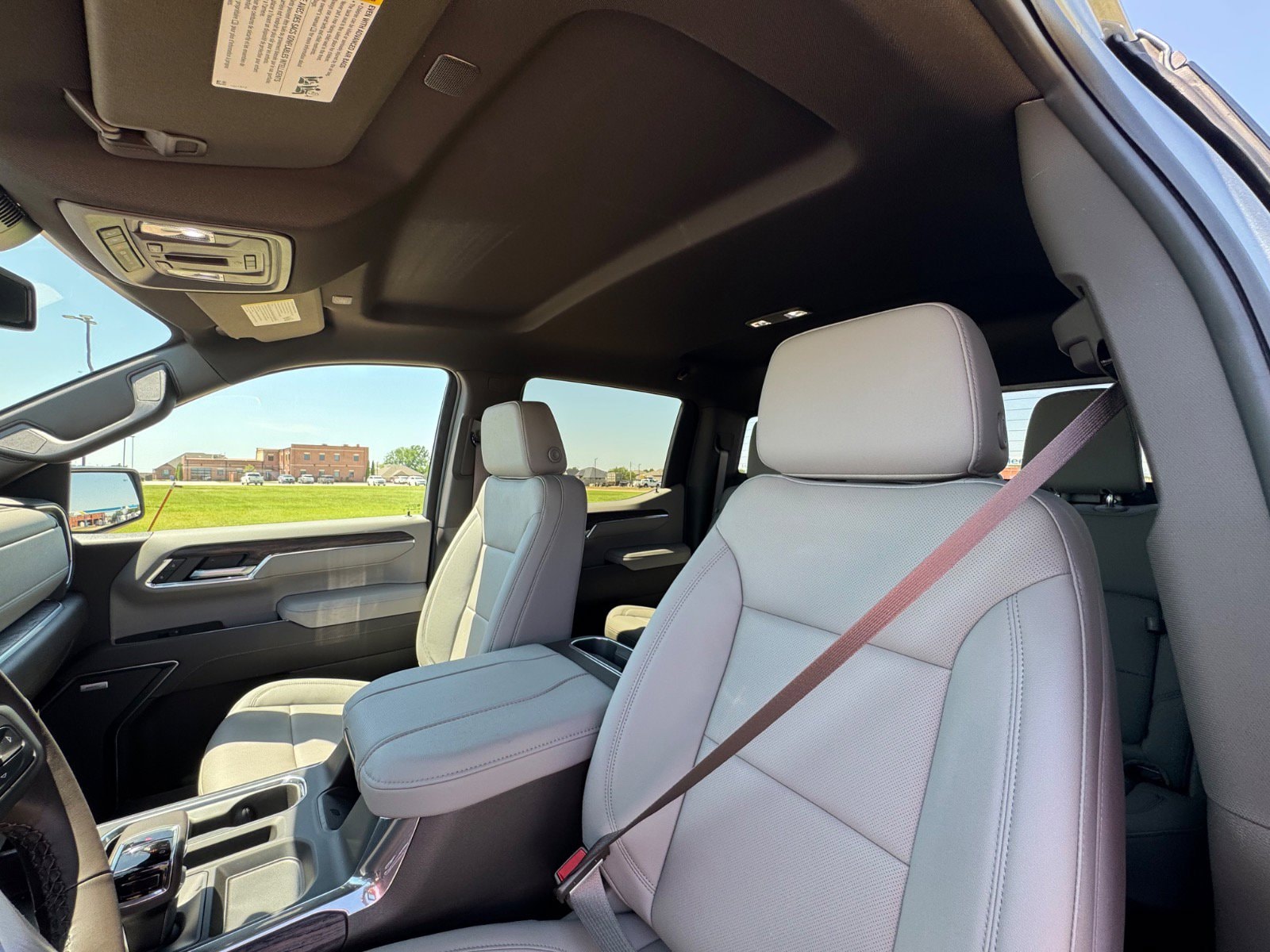 2026 GMC Sierra 1500 SLT - Photo 10