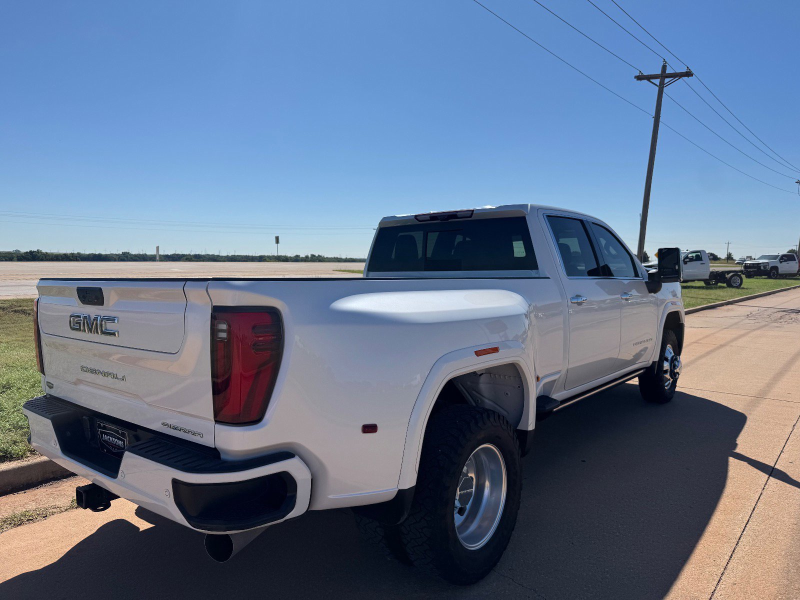 2024 Gmc Sierra 3500 HD Denali Ultimate photo 3