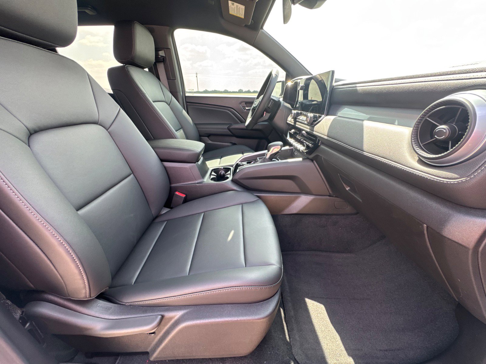 2026 Chevrolet Colorado LT - Photo 17