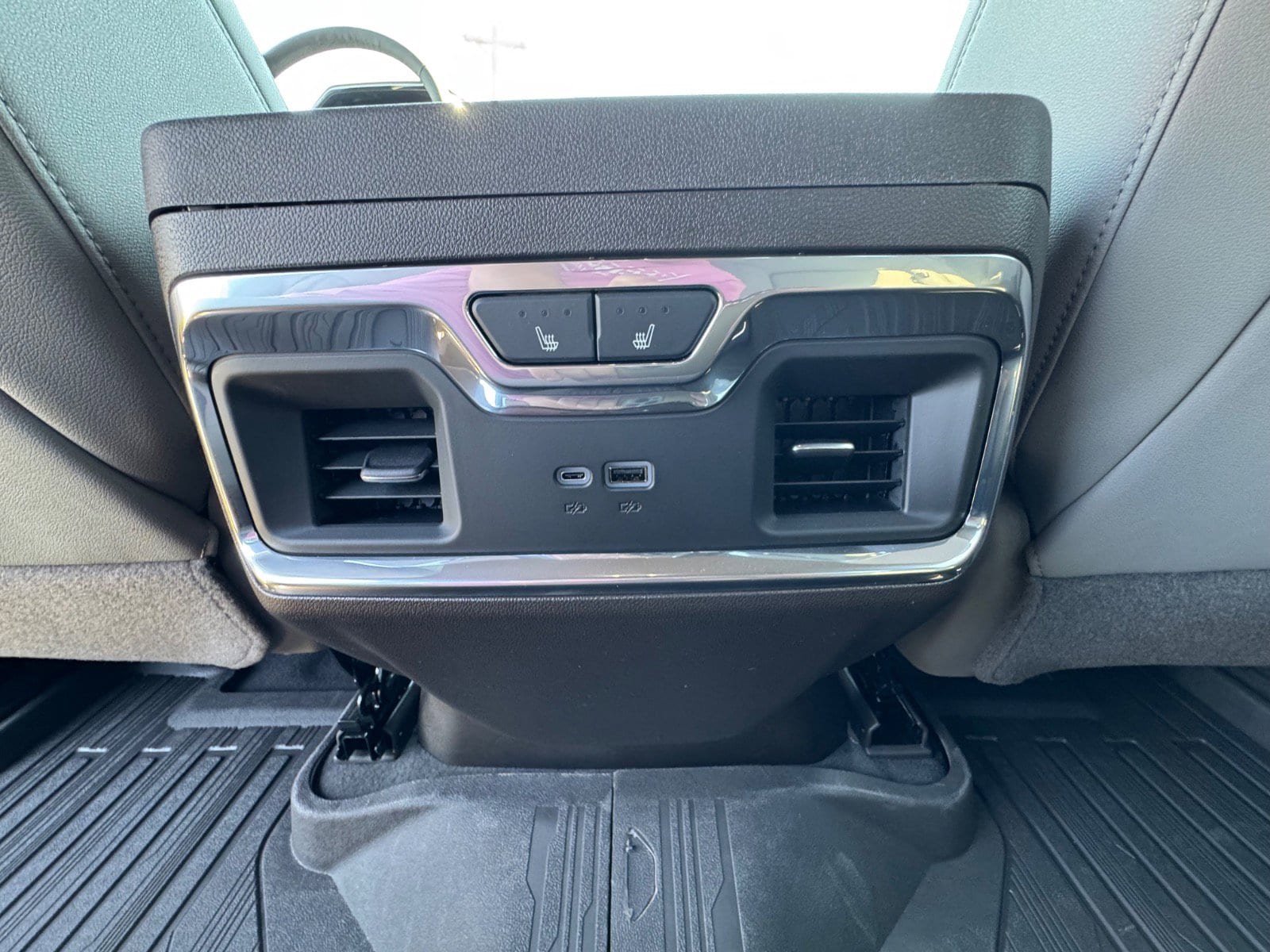 2026 GMC Sierra 1500 SLT - Photo 15