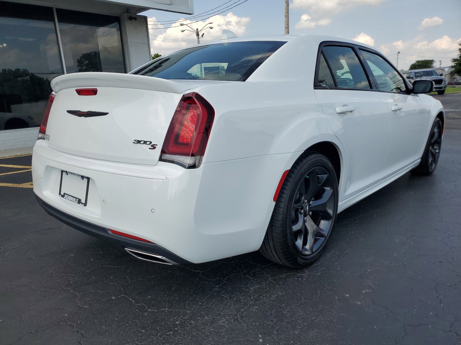 2023 Chrysler 300 S photo 3