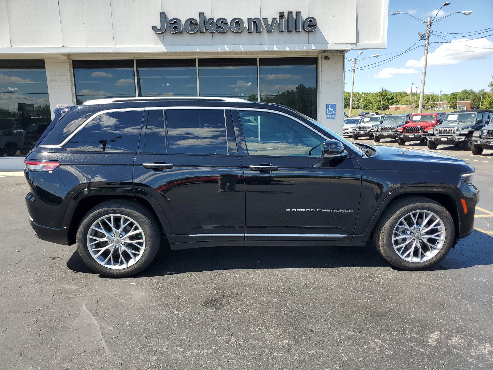 Used 2022 Jeep Grand Cherokee Summit with VIN 1C4RJHEGXN8556608 for sale in Jacksonville, IL