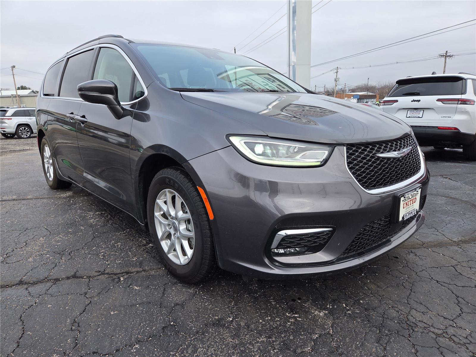 2022 Chrysler Pacifica Touring L