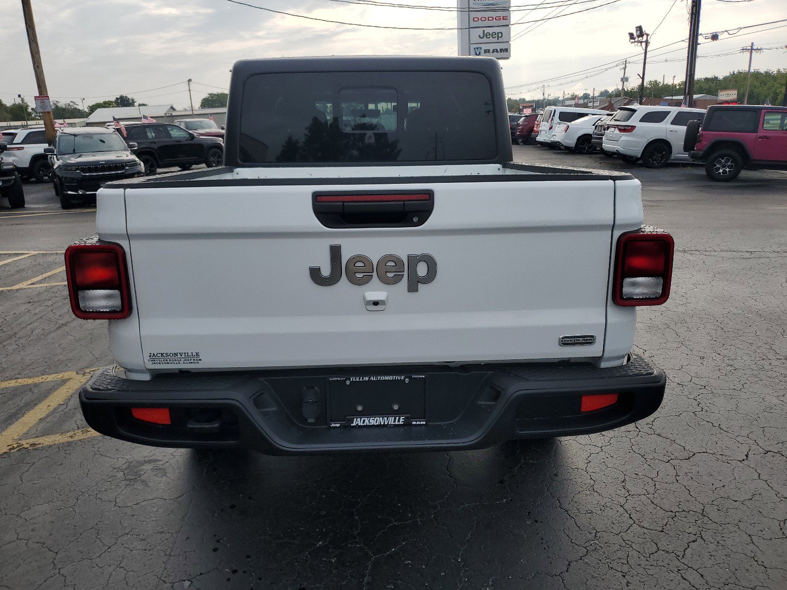 2023 Jeep Gladiator Overland photo 4