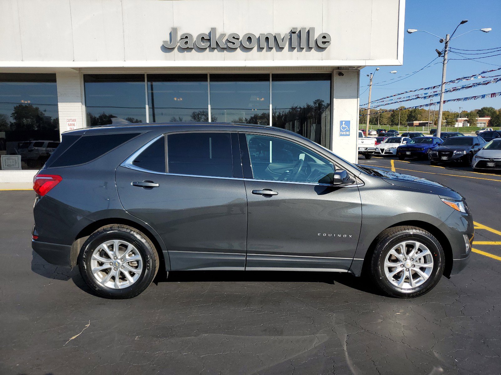 Used 2020 Chevrolet Equinox LT with VIN 2GNAXKEV0L6216336 for sale in Jacksonville, IL