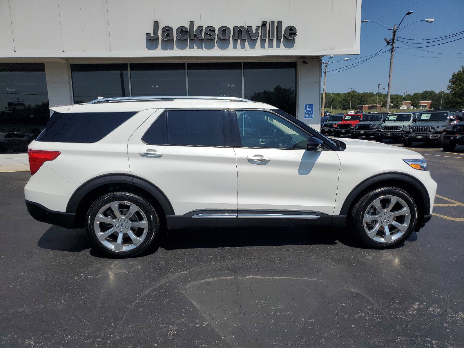 Used 2020 Ford Explorer Platinum with VIN 1FM5K8HC2LGA68420 for sale in Jacksonville, IL