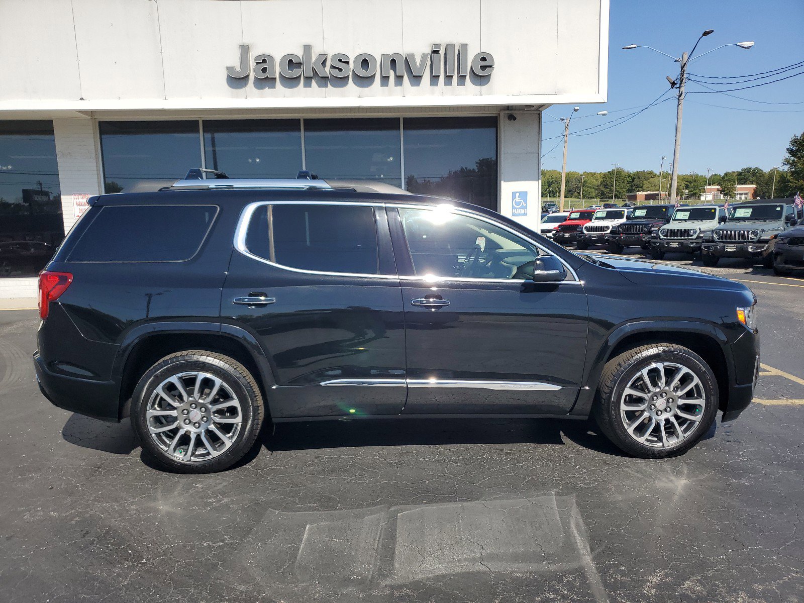2023 Gmc Acadia Denali photo 2