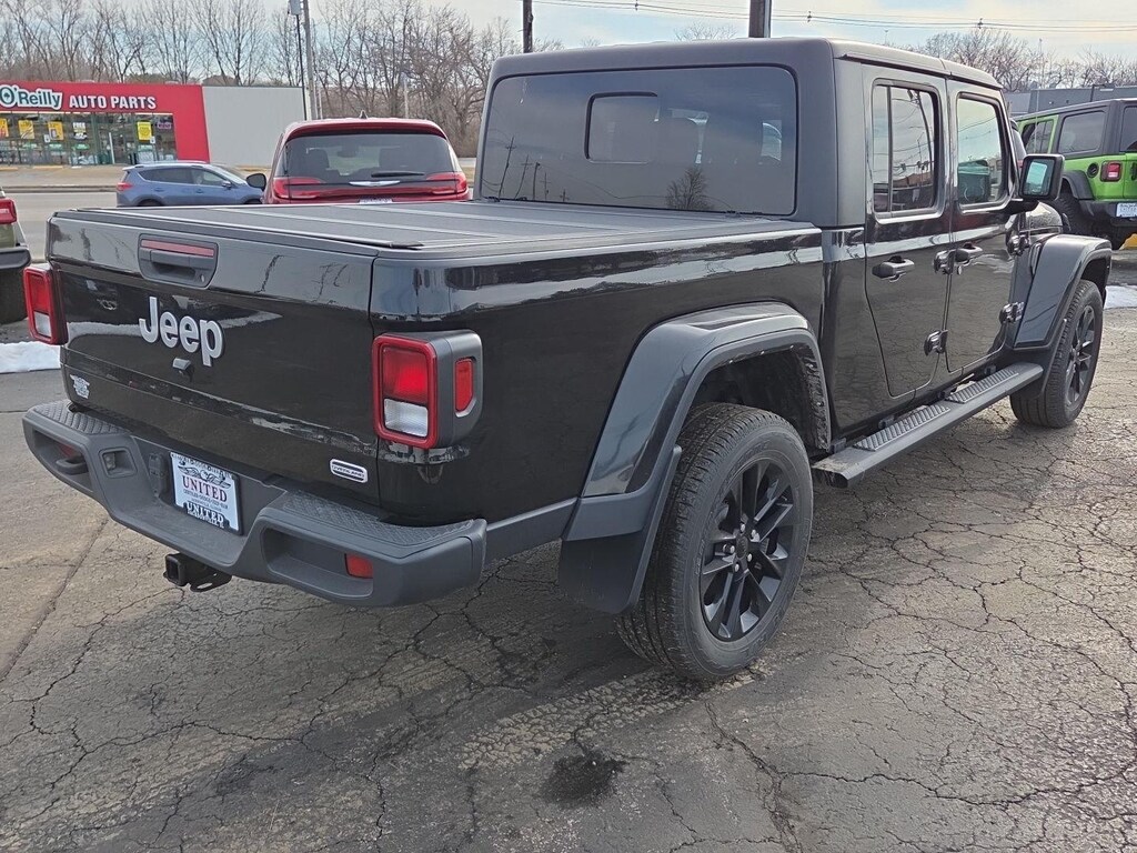 Used 2021 Jeep Gladiator Overland Truck