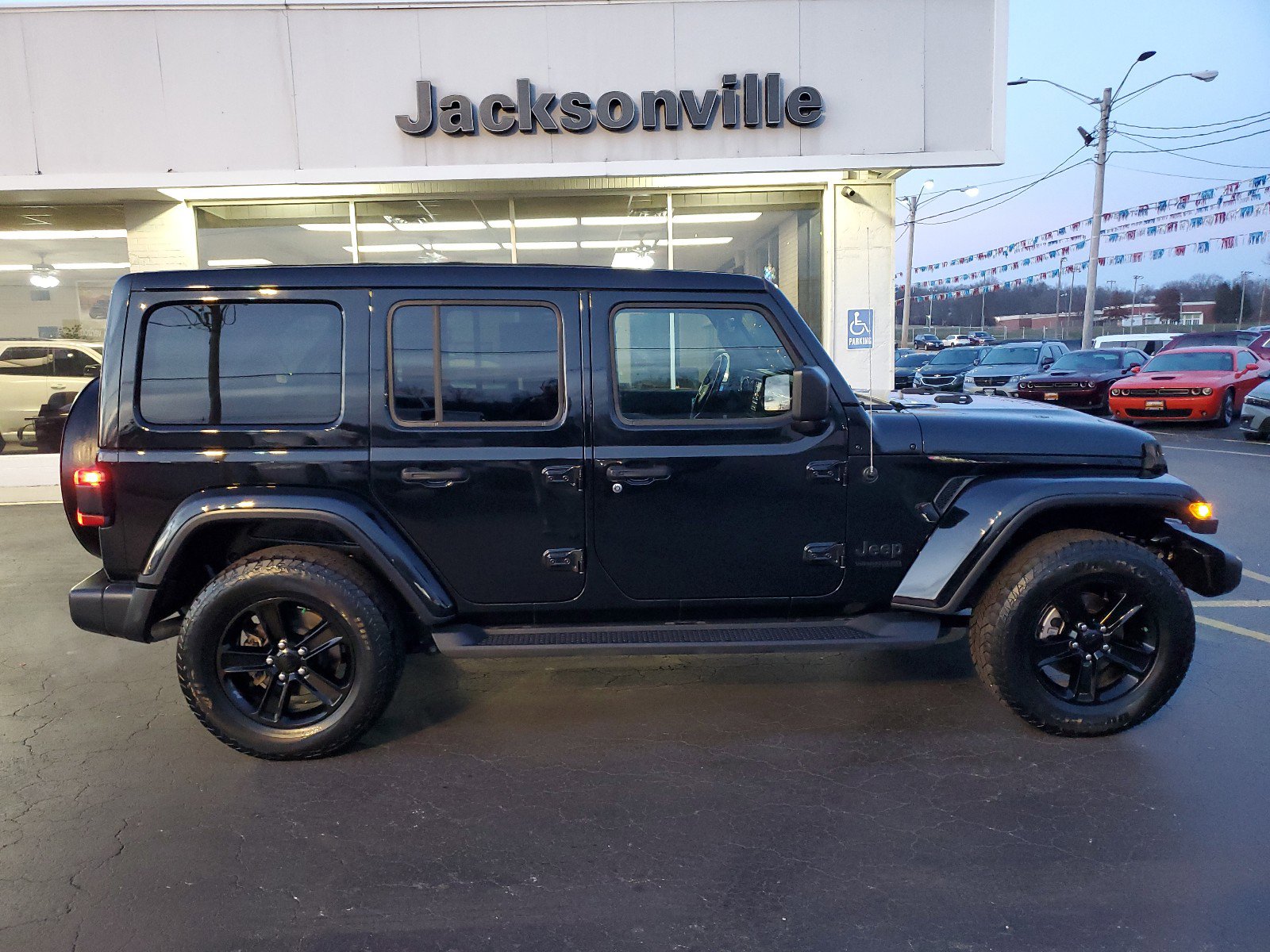 Used 2020 Jeep Wrangler Unlimited Sahara Altitude with VIN 1C4HJXEG3LW279671 for sale in Jacksonville, IL