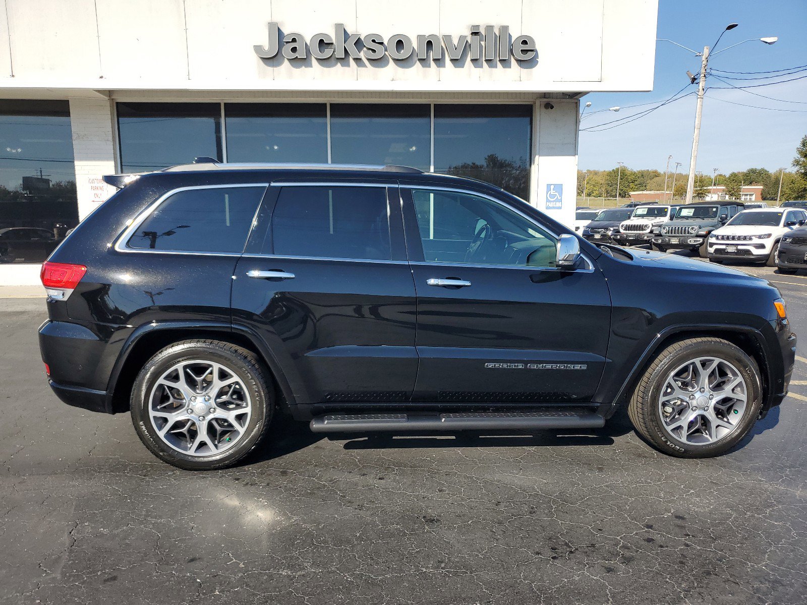 2021 Jeep Grand Cherokee Overland photo 2
