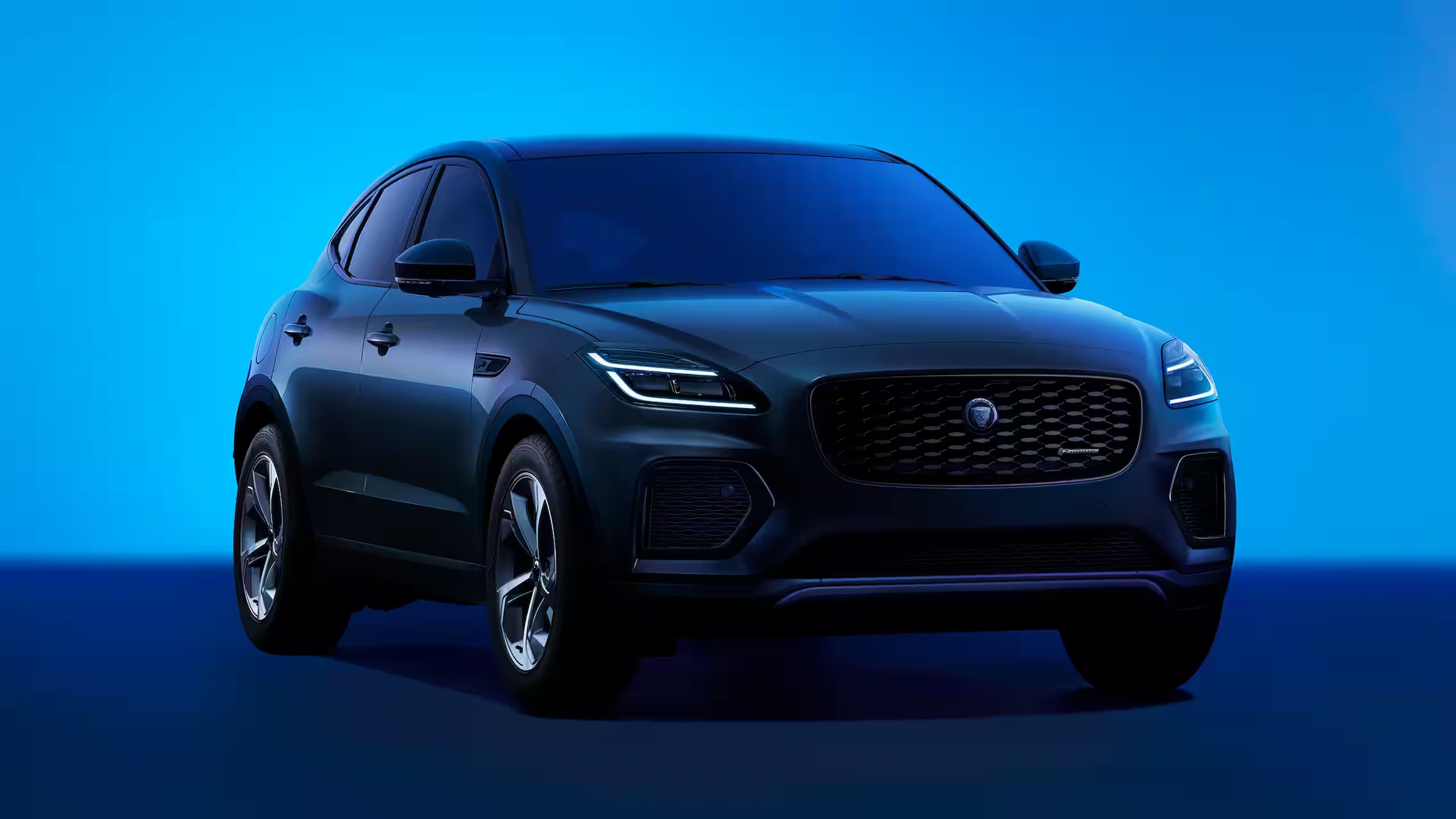 2024-jaguar-E-pace-lampin.png