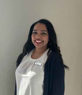 Staff member Marina Santiago from ID_4cfc8ab5c091