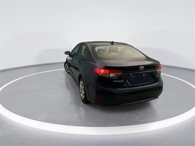 2020 Toyota Corolla LE photo 2