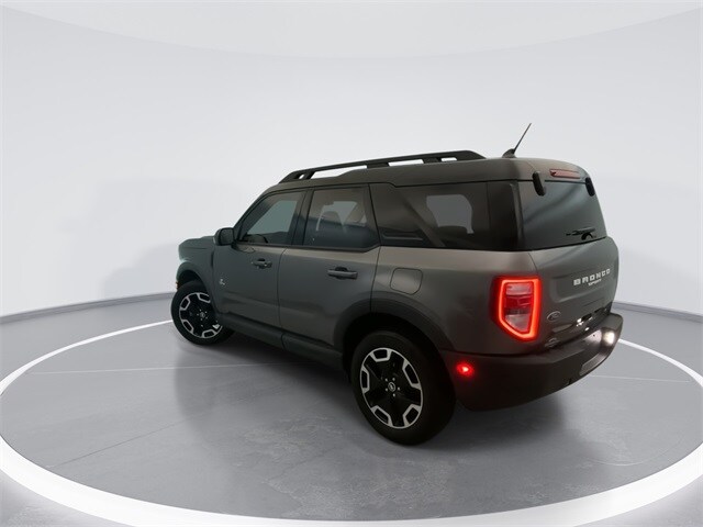 2023 Ford Bronco Sport Outer Banks photo 2