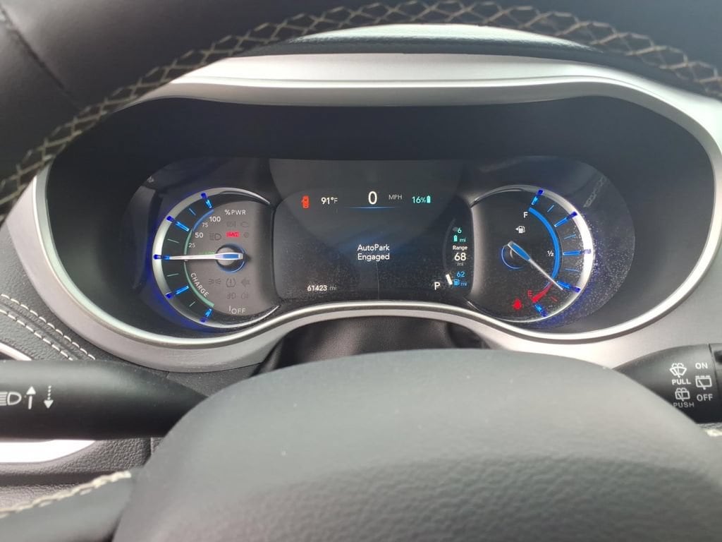 2024 Chrysler Pacifica PHEV Select - Photo 20