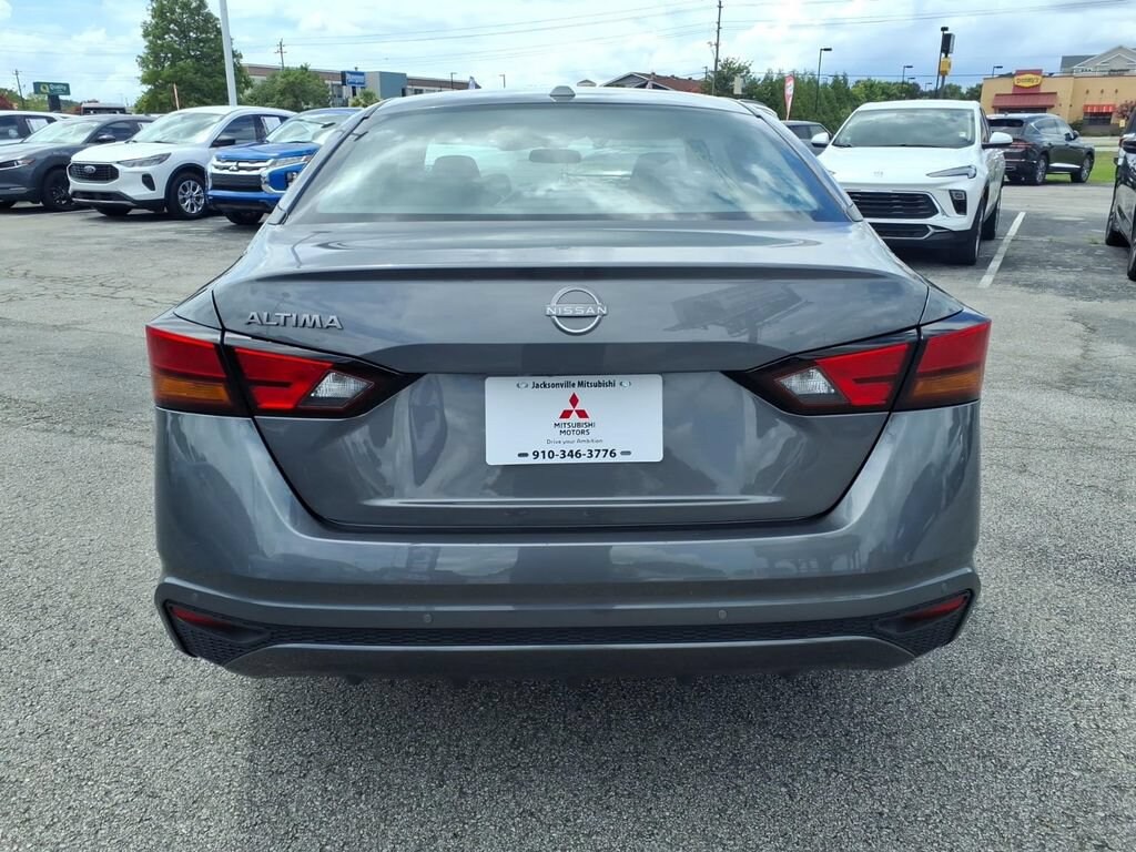 Used 2025 Nissan Altima SV Sedan