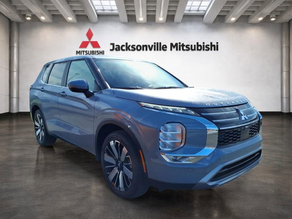 2026 Mitsubishi Outlander SE FWD's photo