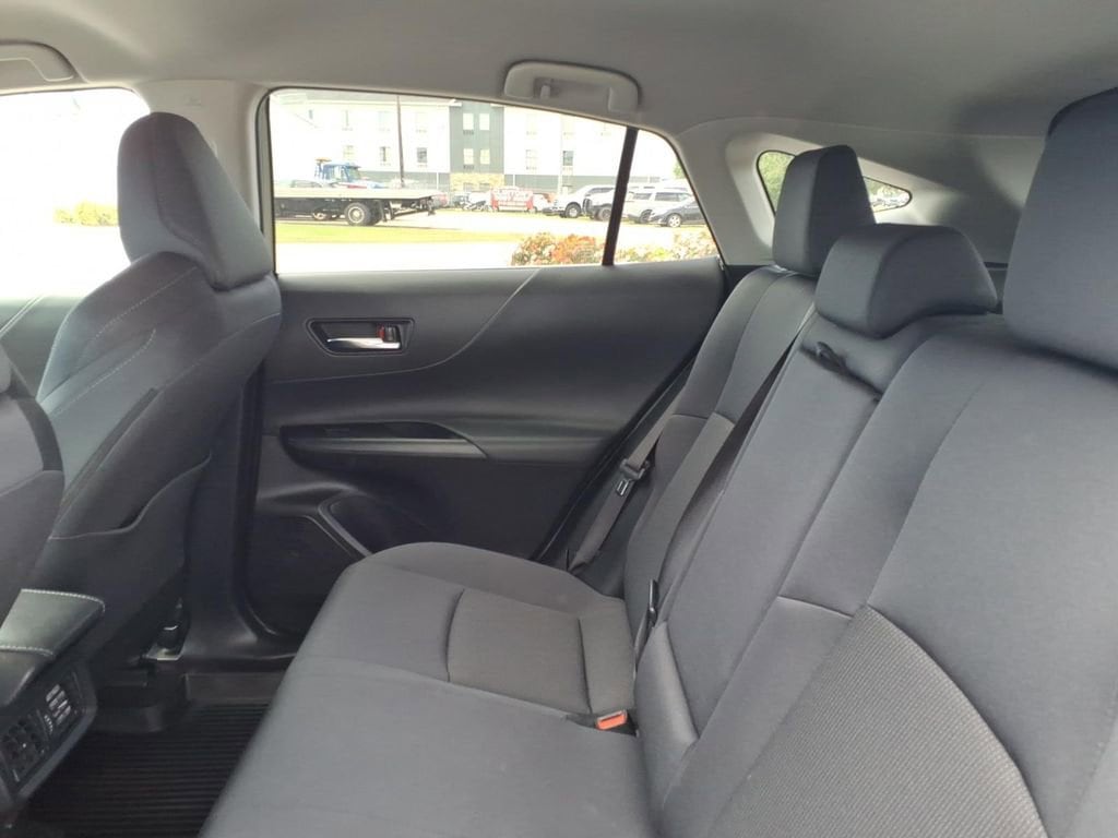 2023 Toyota Venza LE - Photo 9