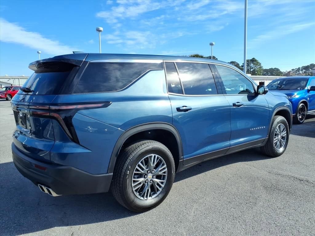 Used 2024 Chevrolet Traverse LS w/1LS SUV